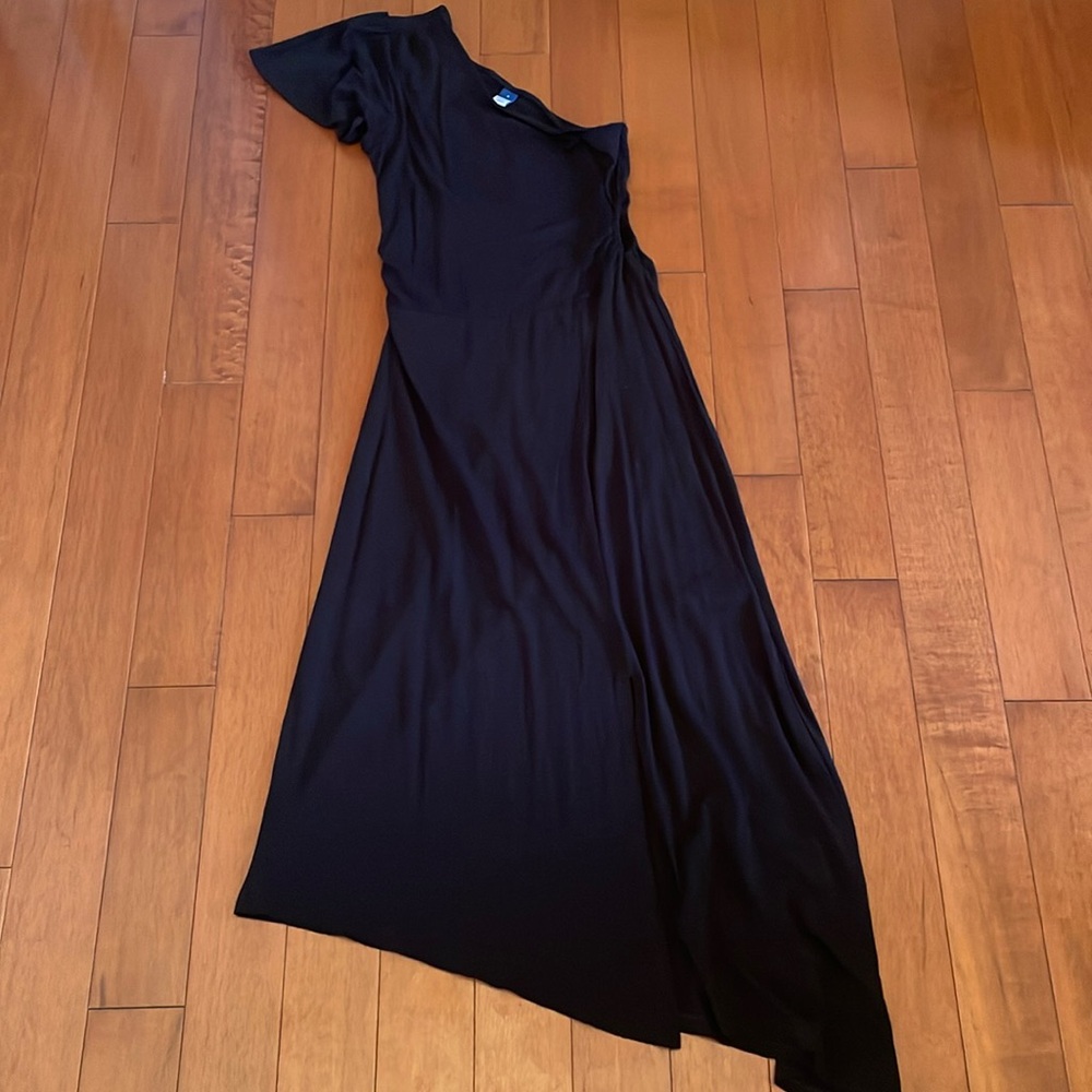 Black one-shoulder dress